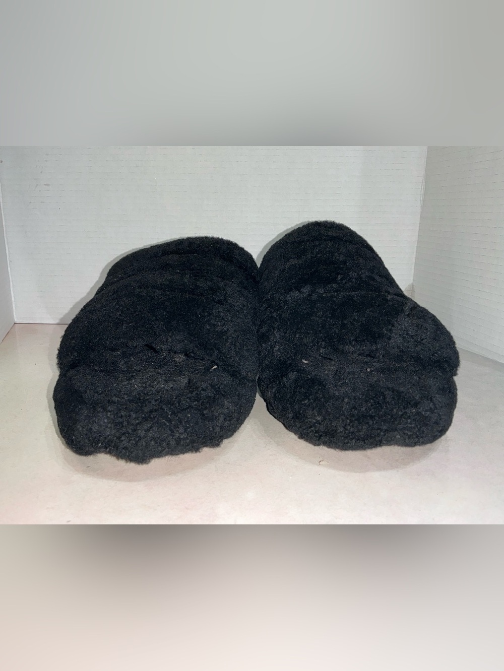 UGG Men's Plush Black Slip-On Lounge Socks